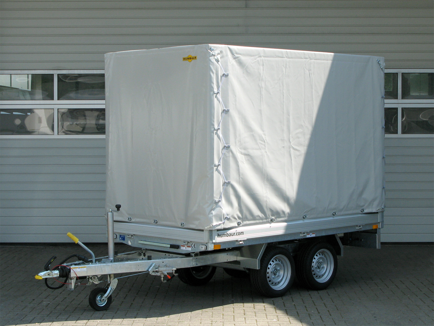 Humbaur HUK 272715 - Heckkipper - 2.700 kg - E Pumpe